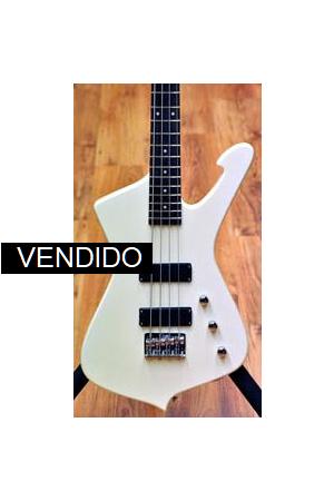 Ibanez Iceman ICB200 White Ibanez Iceman ICB200 White